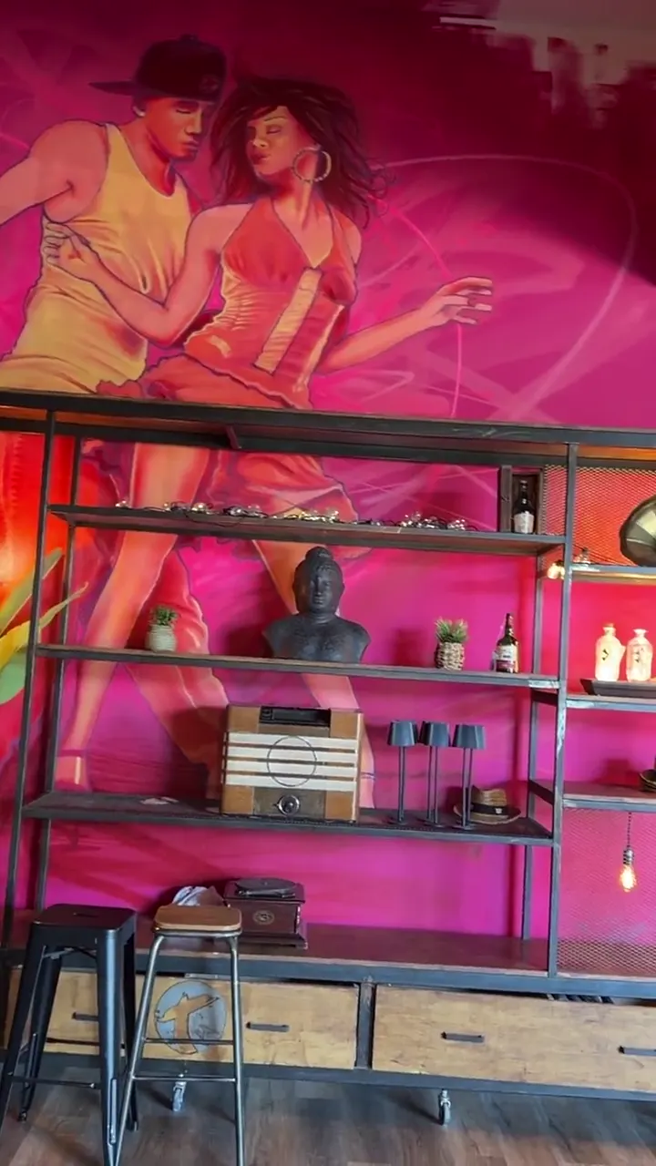 La fresque des danseurs au Bistro du Temple La fresque des danseurs au Bistro du Temple